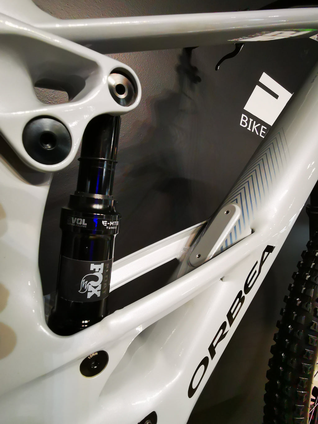 Orbea Wild ST H30 Silver E-MTB