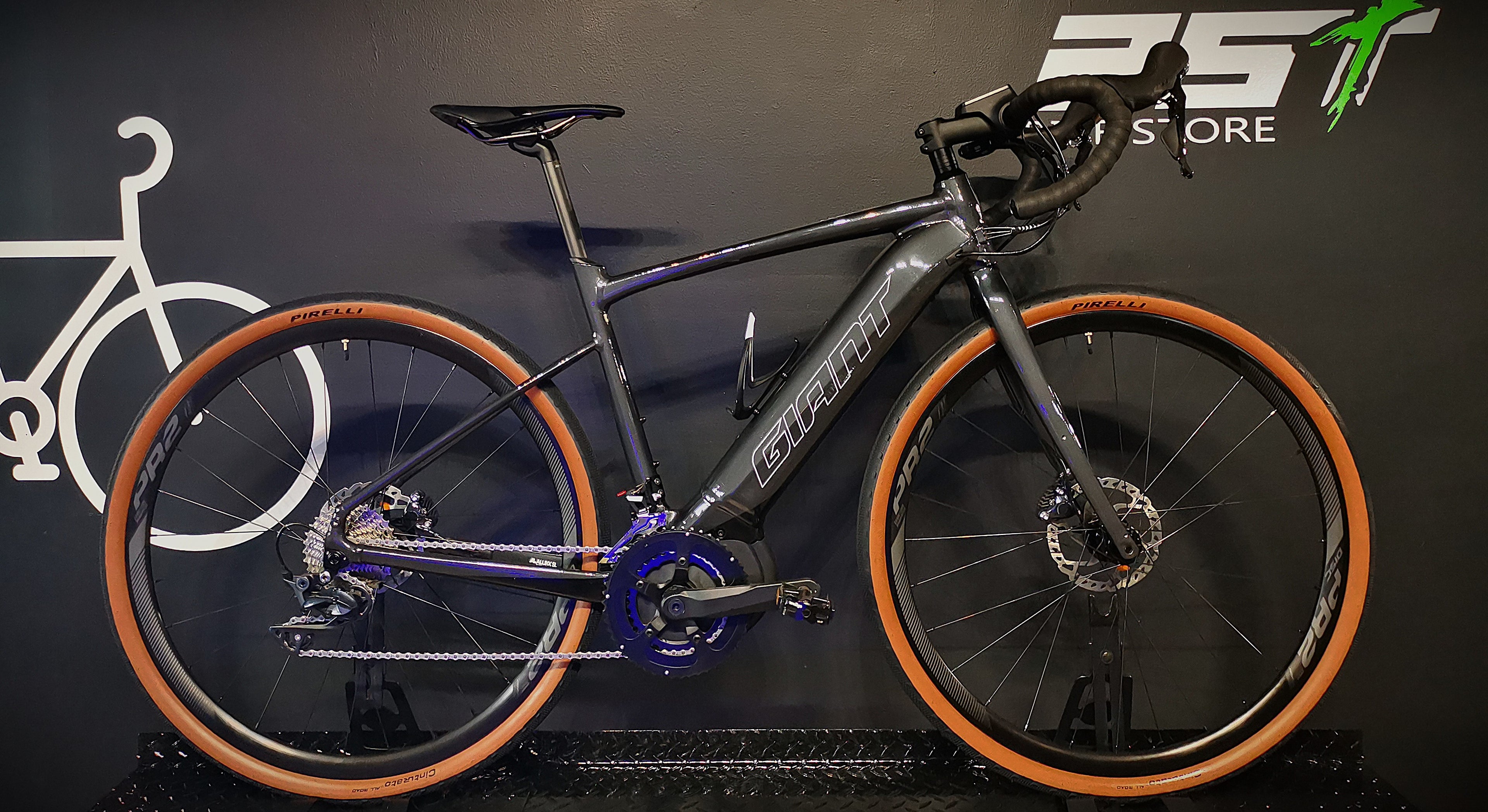Giant Gravel/Road E+1 pro e-bike Ultegra
